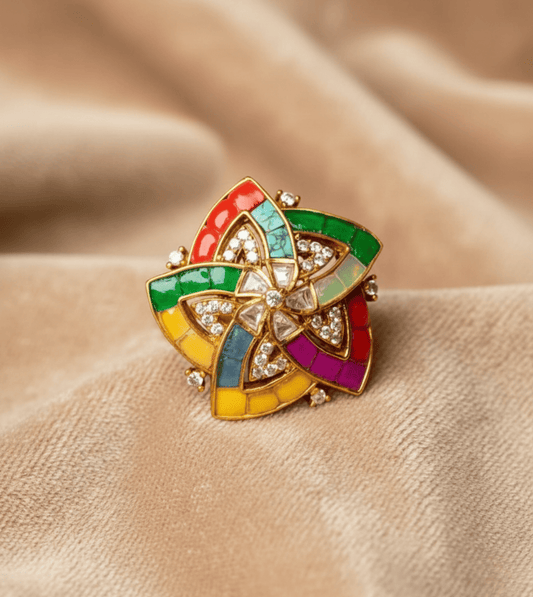 Roses & Regalia Dynamic Star Ring