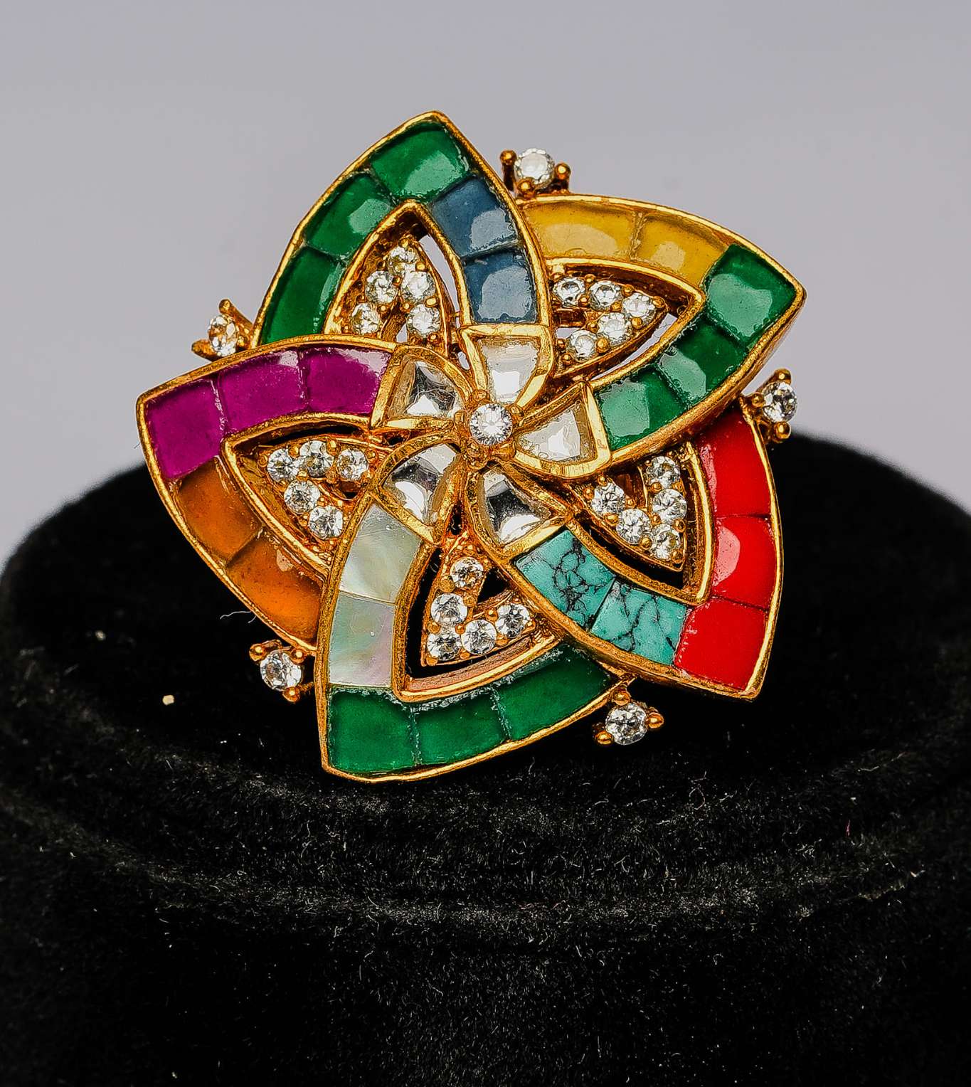 Roses & Regalia Dynamic Star Ring