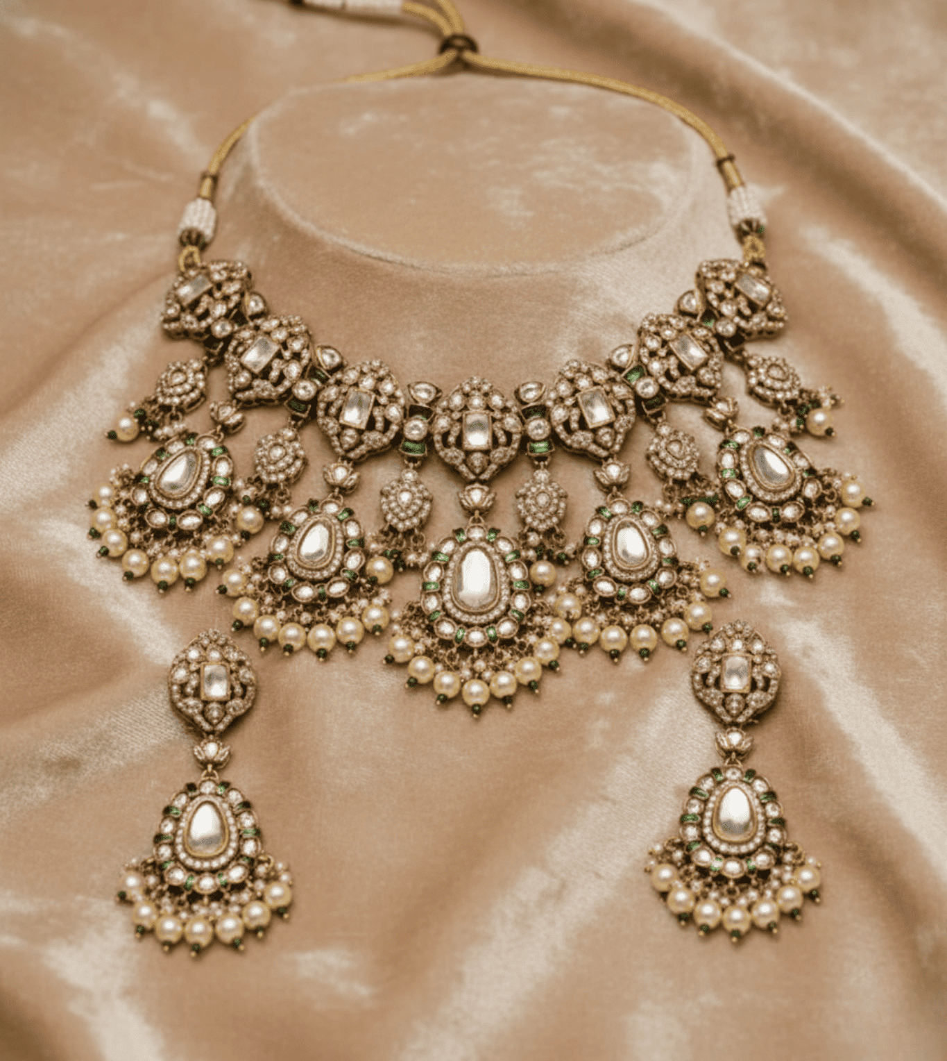 White Pearl Elegant Shine Kundan Necklace Set