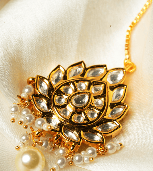 Maang Tika Leaf Design