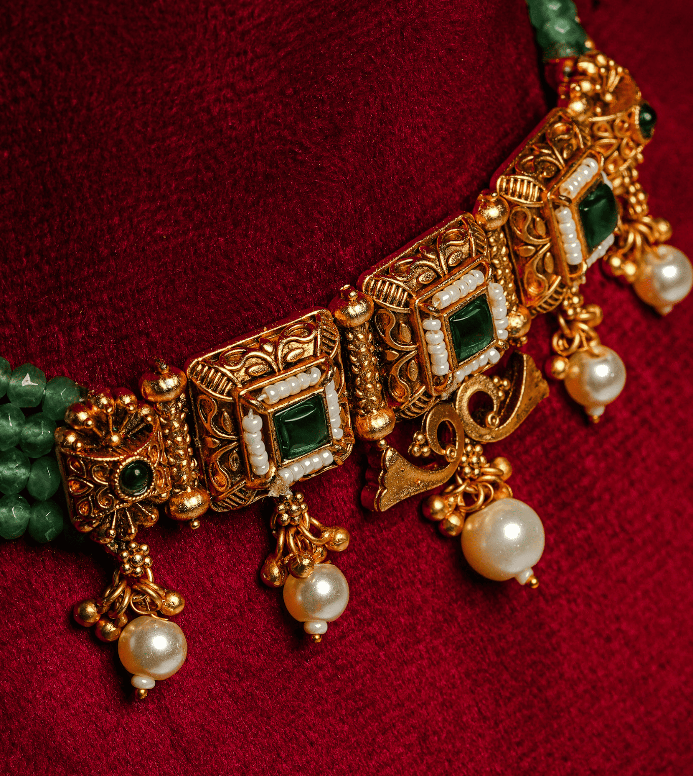 Royal Garden Green Necklace Set